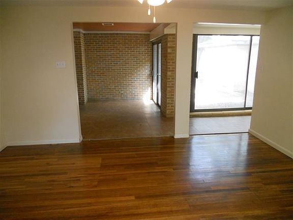 5th image of 919 Keith Ln