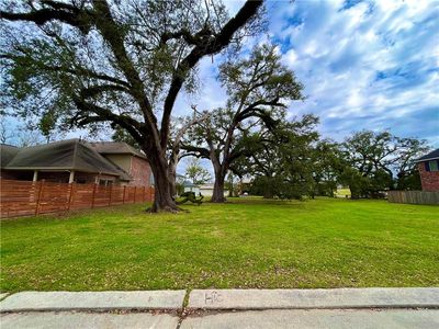 Bourgeois Ct, New Orleans, LA, 70123