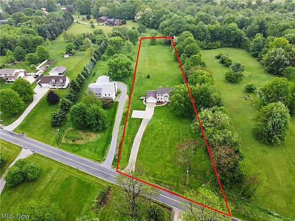 2nd image of 992 Martin Rd