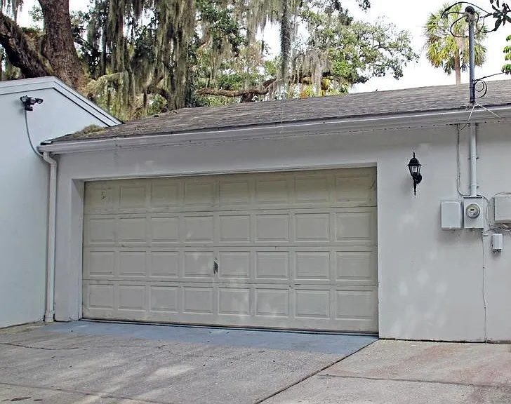 Rear Garage