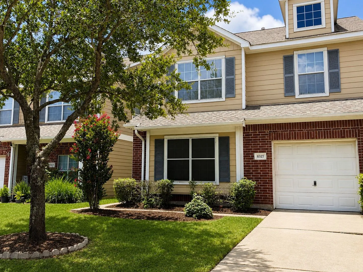 For Lease Accepting Housing Choice Vouchers | 3 Bed, 2.5 Bath | 1,975 Sq Ft | Hanover in the Comm... — Photo 1