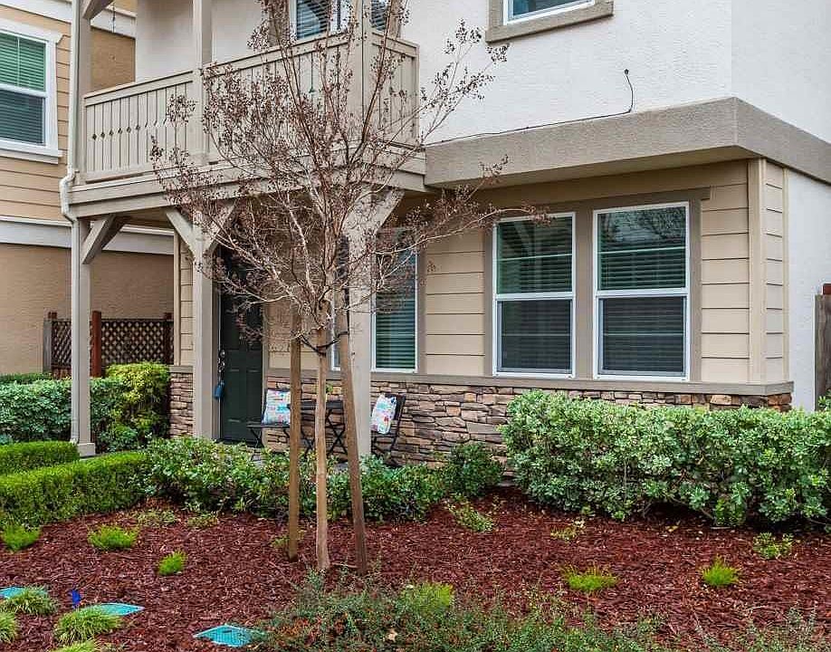 1st image of 7089 N Mariposa Ct