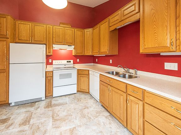 4th image of 173 Hickory Ct