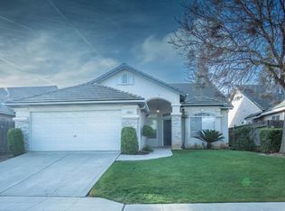 2081 E Ticonderoga Dr, Fresno, CA 93720