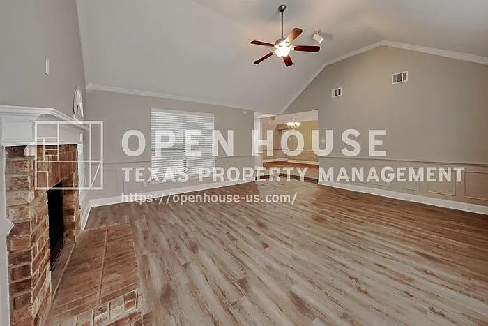 8201 Weatherly Dr — Photo 4