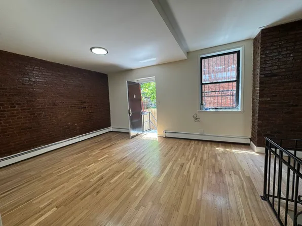 450 West 47th Street image 1 of 16