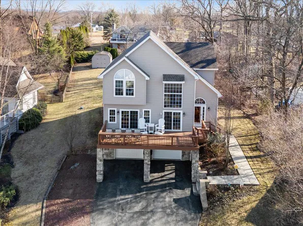 8 Pleasanton Dr, East Berlin, PA 17316