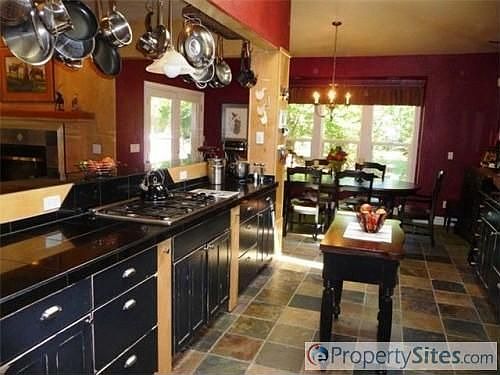 5th image of 2864 S East Camano Dr