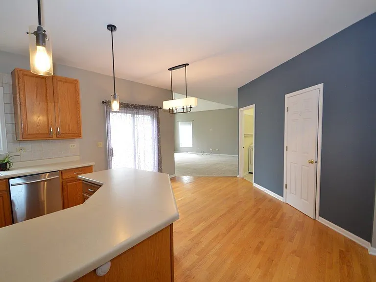 3301 Banford Cir — Photo 9