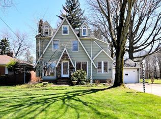 1027 Lander Rd, Mayfield Village, OH 44143