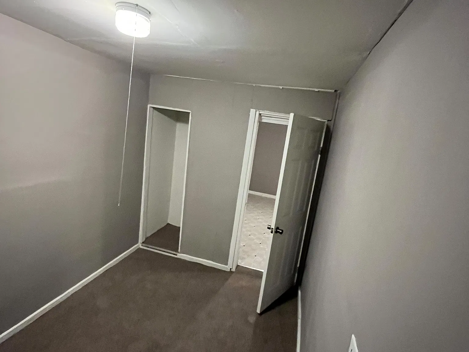 4902 Linden St - A — Photo 2
