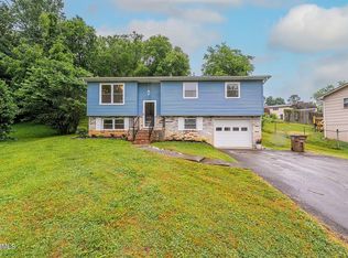 4320 W Scarlett Ln, Knoxville, TN 37920