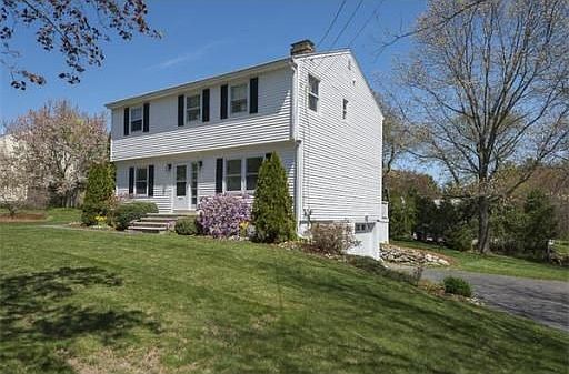 1st image of 7 Bradbury Ln
