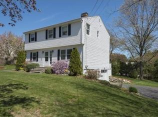 7 Bradbury Ln, Newburyport, MA 01950