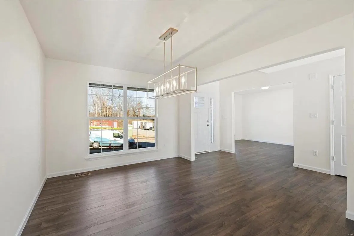 4 bed, 2784 sqft, $3,500 — Photo 4
