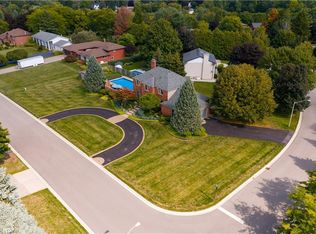 55 Kirby Ave, Hamilton, ON L9H6H6