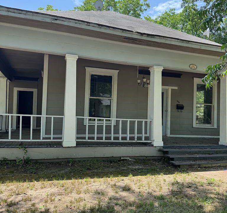 1st image of 500 E Waco Ave