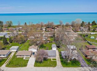 7021 Lone Elm Dr, Racine, WI 53402