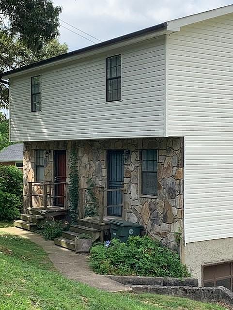 2nd image of 3664 Idlewild Cir
