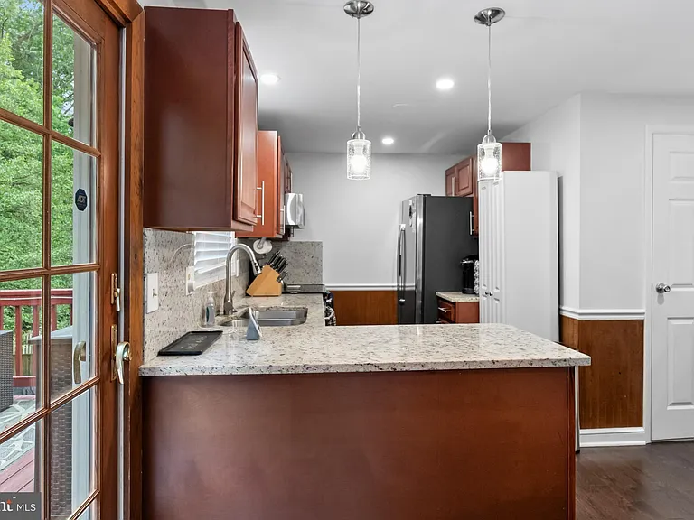 8113 Loving Forest Ct — Photo 18