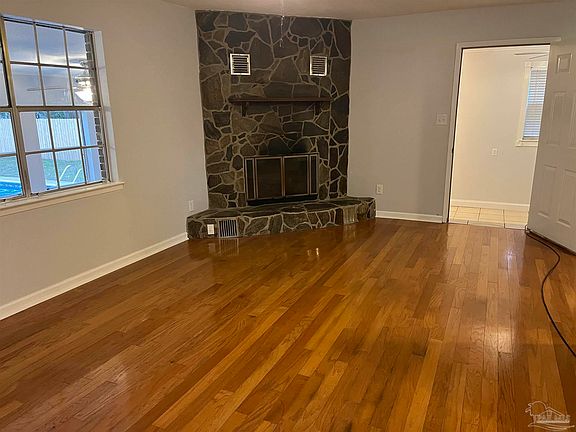 3rd image of 5517 Sun Valley Dr