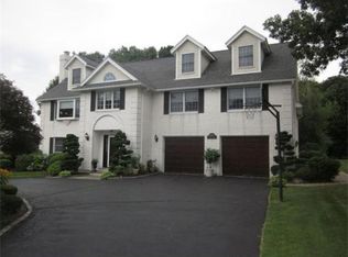 164 Pigeon Ln, Waltham, MA 02452
