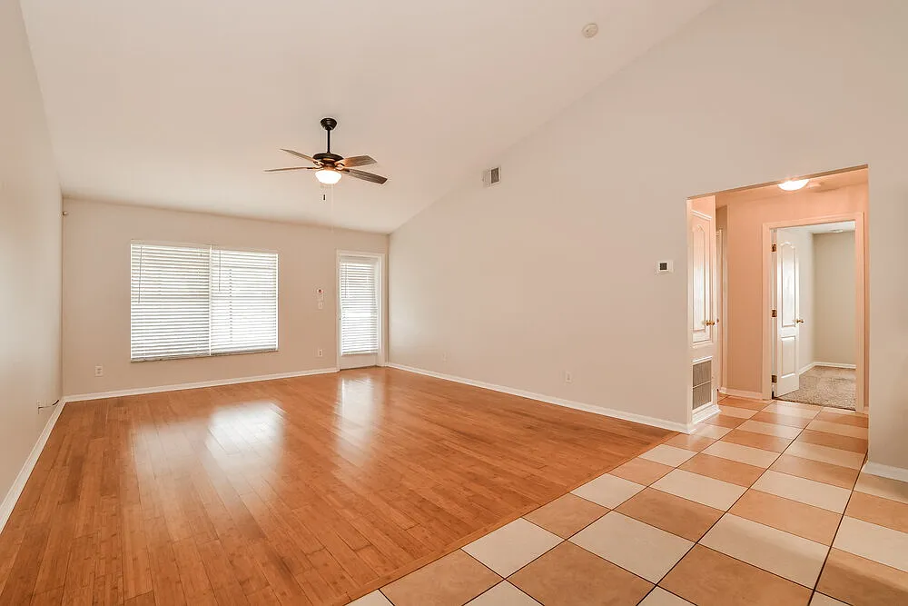 4 bed, 3.0 bath, 2475 sqft, $3,570 — Photo 4