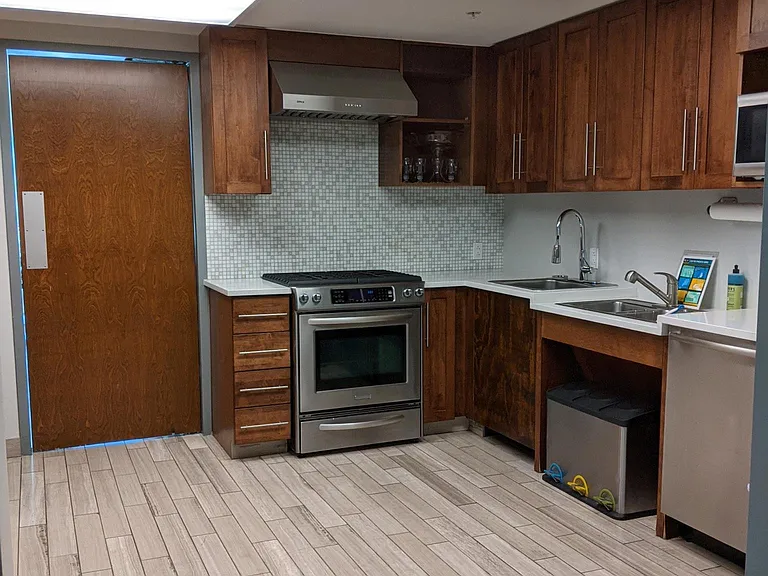 300 Bowie St #3704 — Photo 43