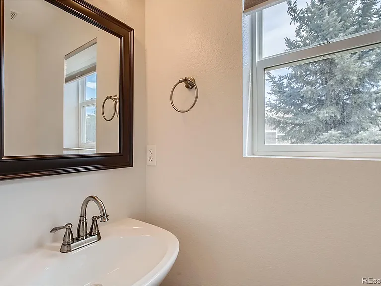2402 S Quartz St — Photo 10