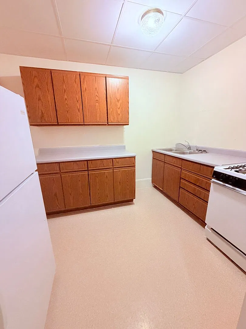 Mitzel - 117 N Main St — Photo 3