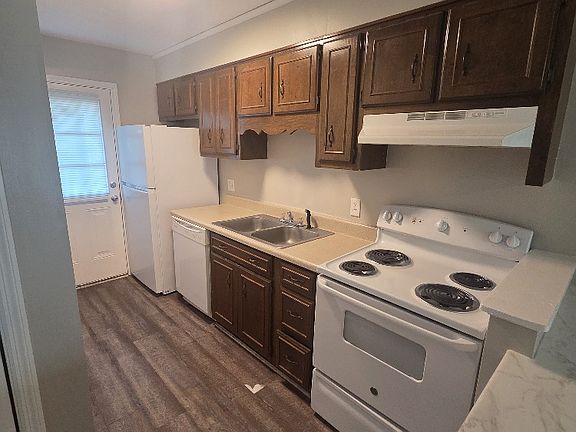 5th image of 230.5 Lanier Dr #27