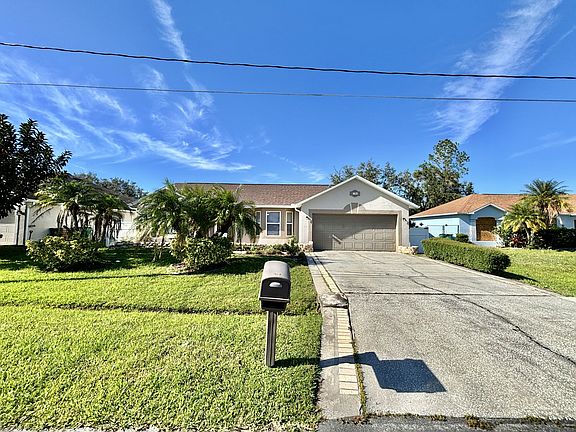 3rd image of 913 Nancy Ct