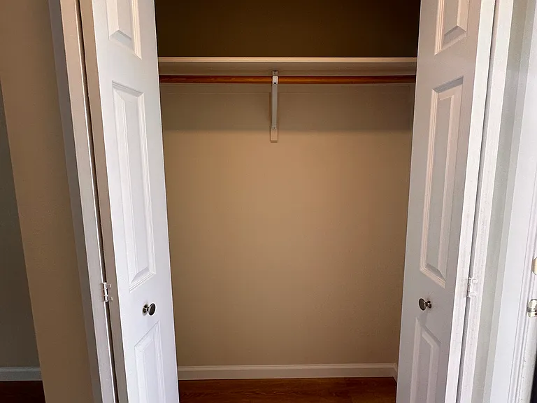 2105 E White Oak Ct #201 — Photo 4