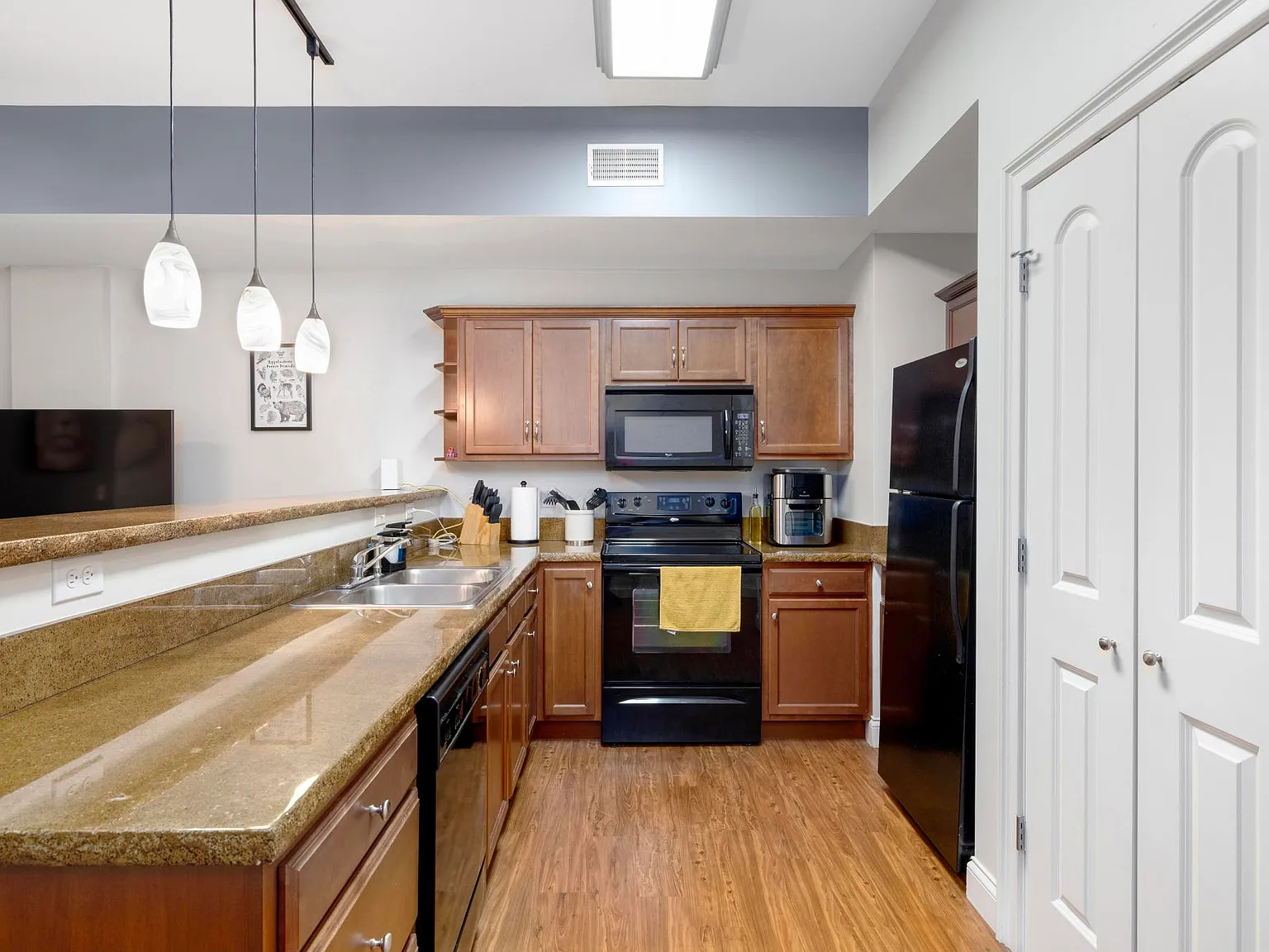 Tipton 305 (Rental) - 1 — Photo 2