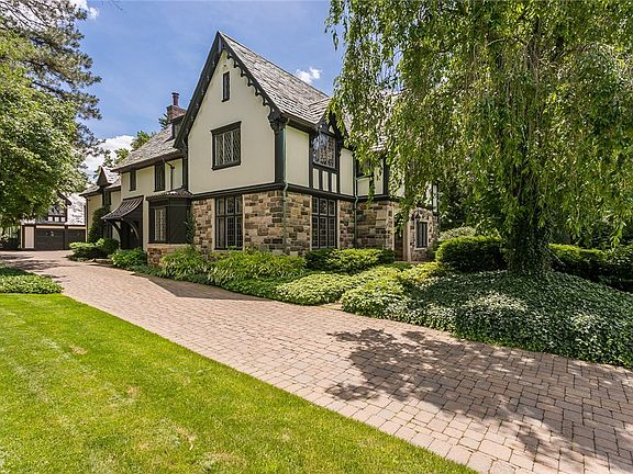 3rd image of 239 Sandringham Rd