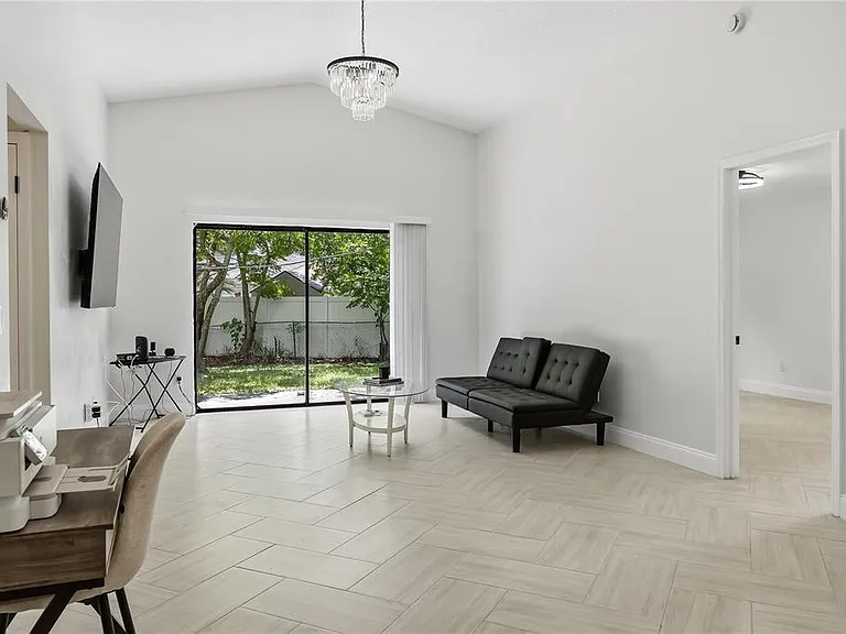 182 Pinewood Cir — Photo 5