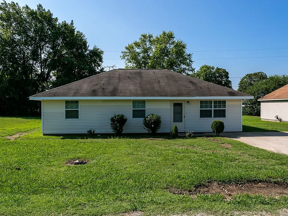 704 W Johnson St
