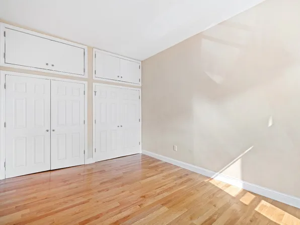 1137 Summit Avenue image 5 of 8