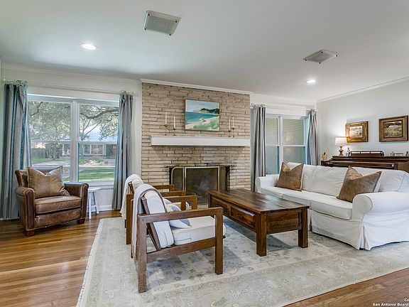 5th image of 110 Woodcrest
