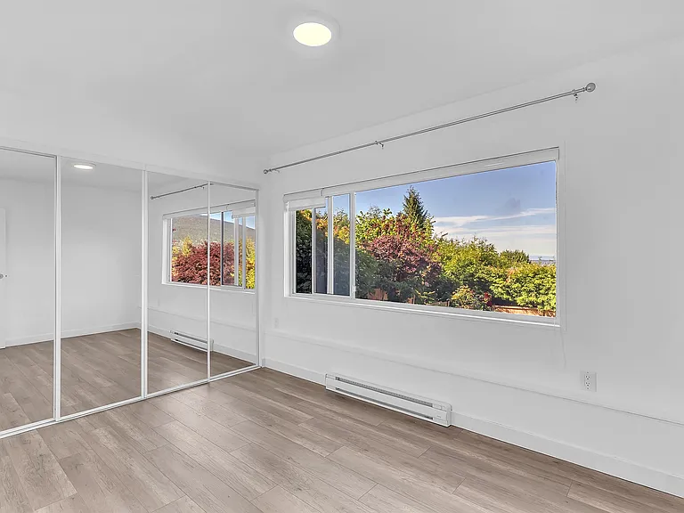 637 Alpine Ct #GROUND LEVEL — Photo 15