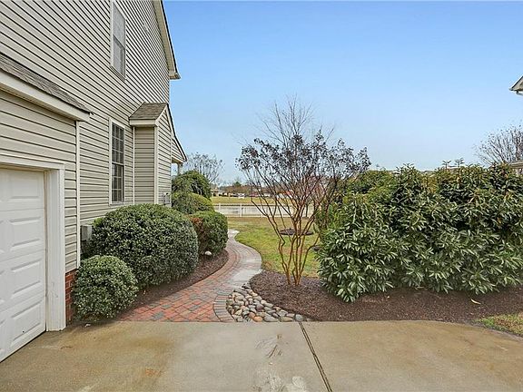 5th image of 13282 Woodlake Dr