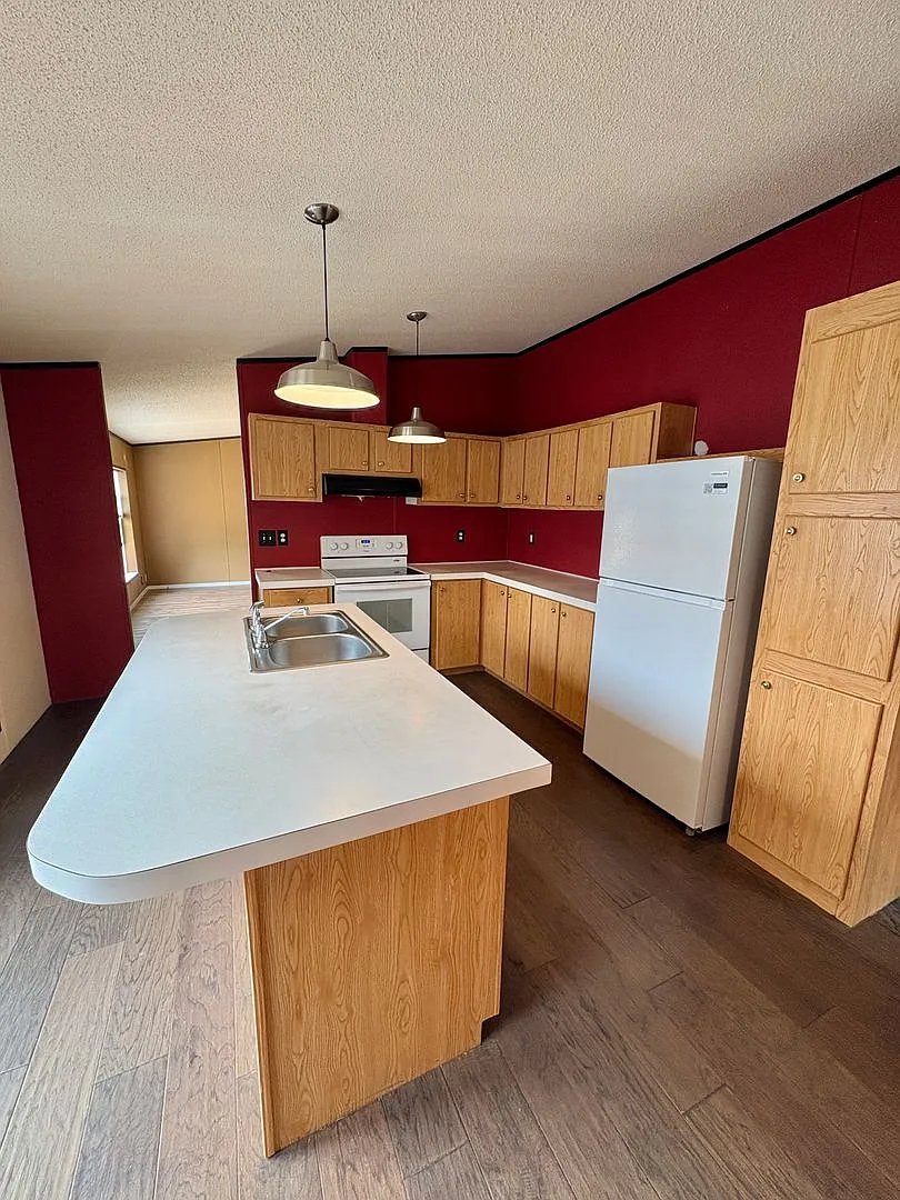 3 Bed 2 Bath Modular with New Flooring and Fridge! — Photo 3