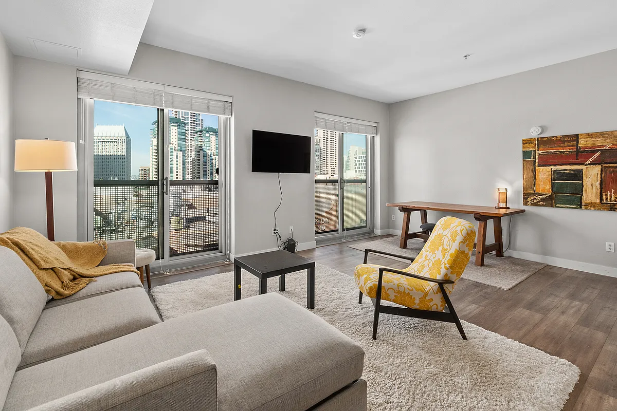 Studio, 636 sqft, $4,000 — Photo 1