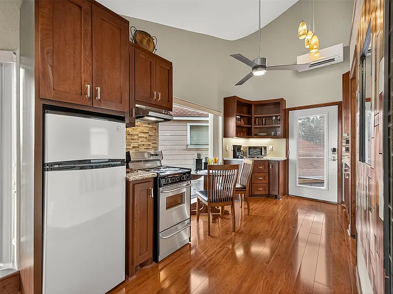 1623 Lake Arbor Dr — Photo 34