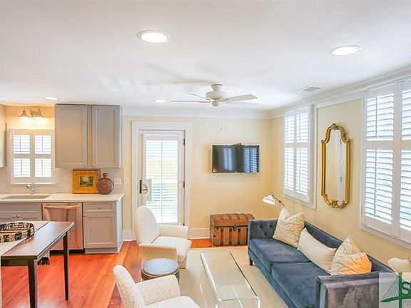 5th image of 511 E Congress St