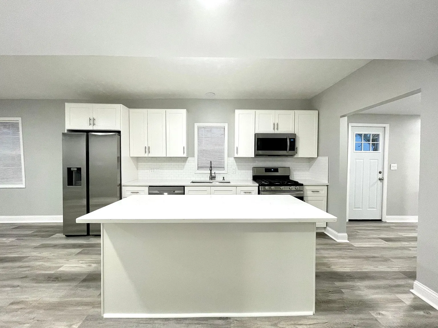 5 bed, 1800 sqft, $2,600 — Photo 3