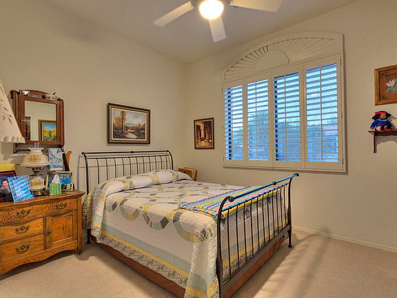5th image of 807 W Union Bell Dr