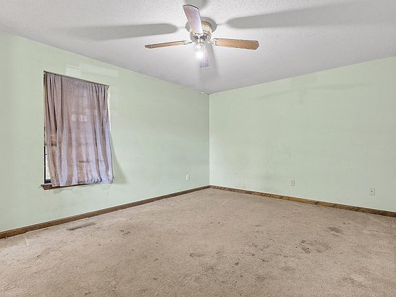 4th image of 453 Hill St