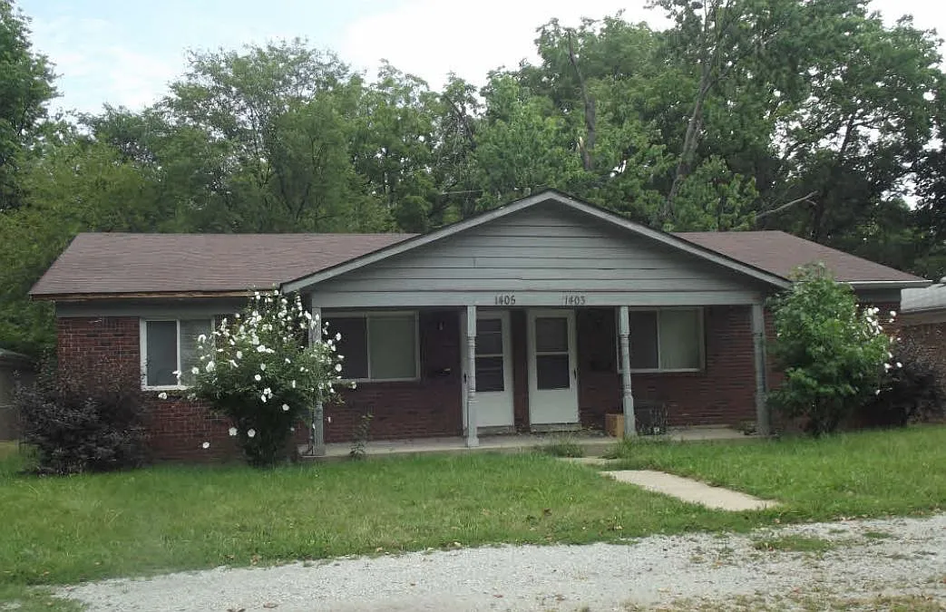 1403 Medford Ave photo 1