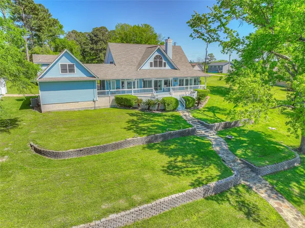 331 Memphis Bell Ln, Trinity, TX 75862